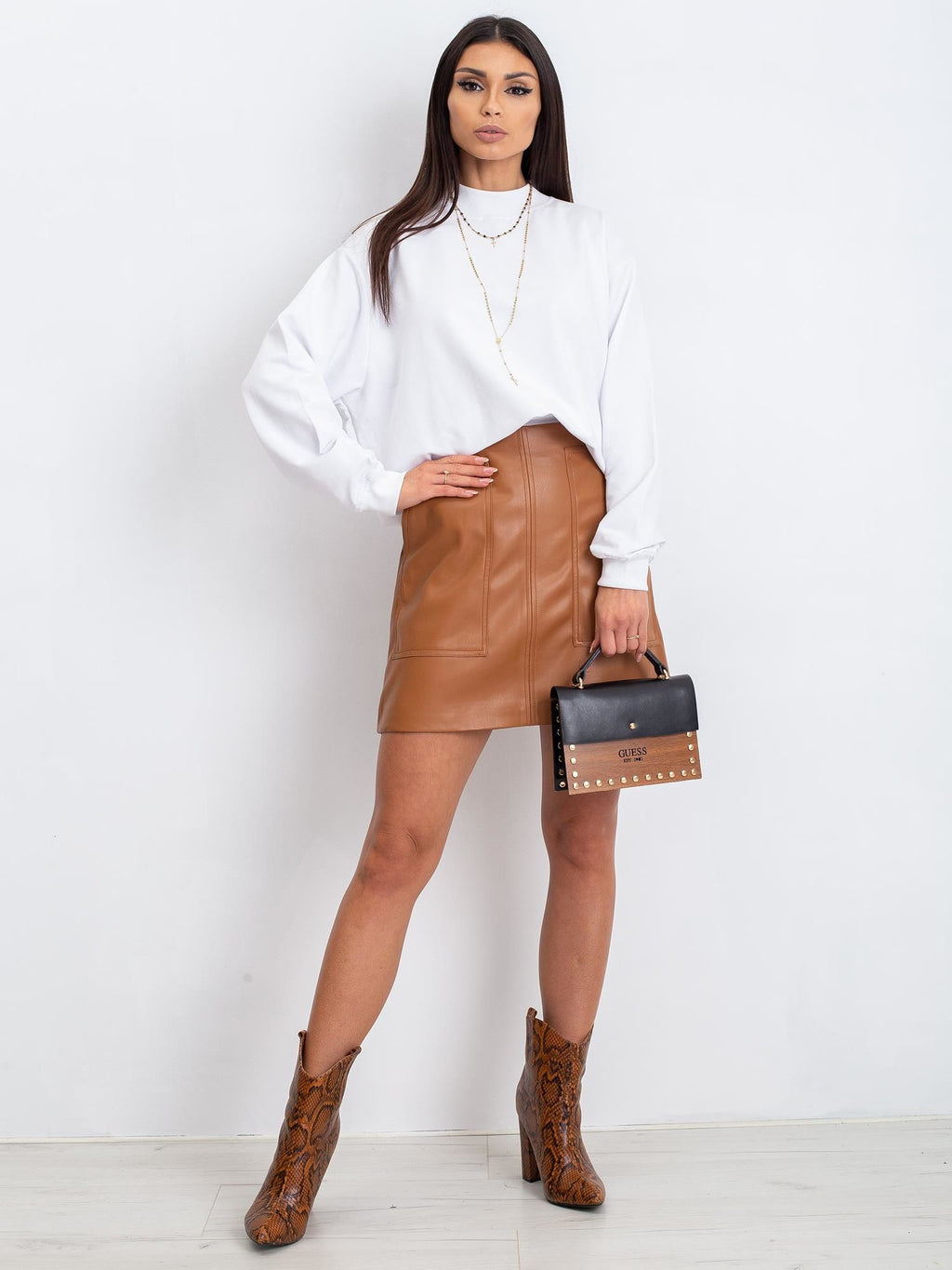 Komfortowa bawełniana bluza basic w kolorze białym - Bianca