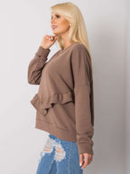 Brązowa elegancka bluza bez kaptura z ozdobną falbaną - Zora
