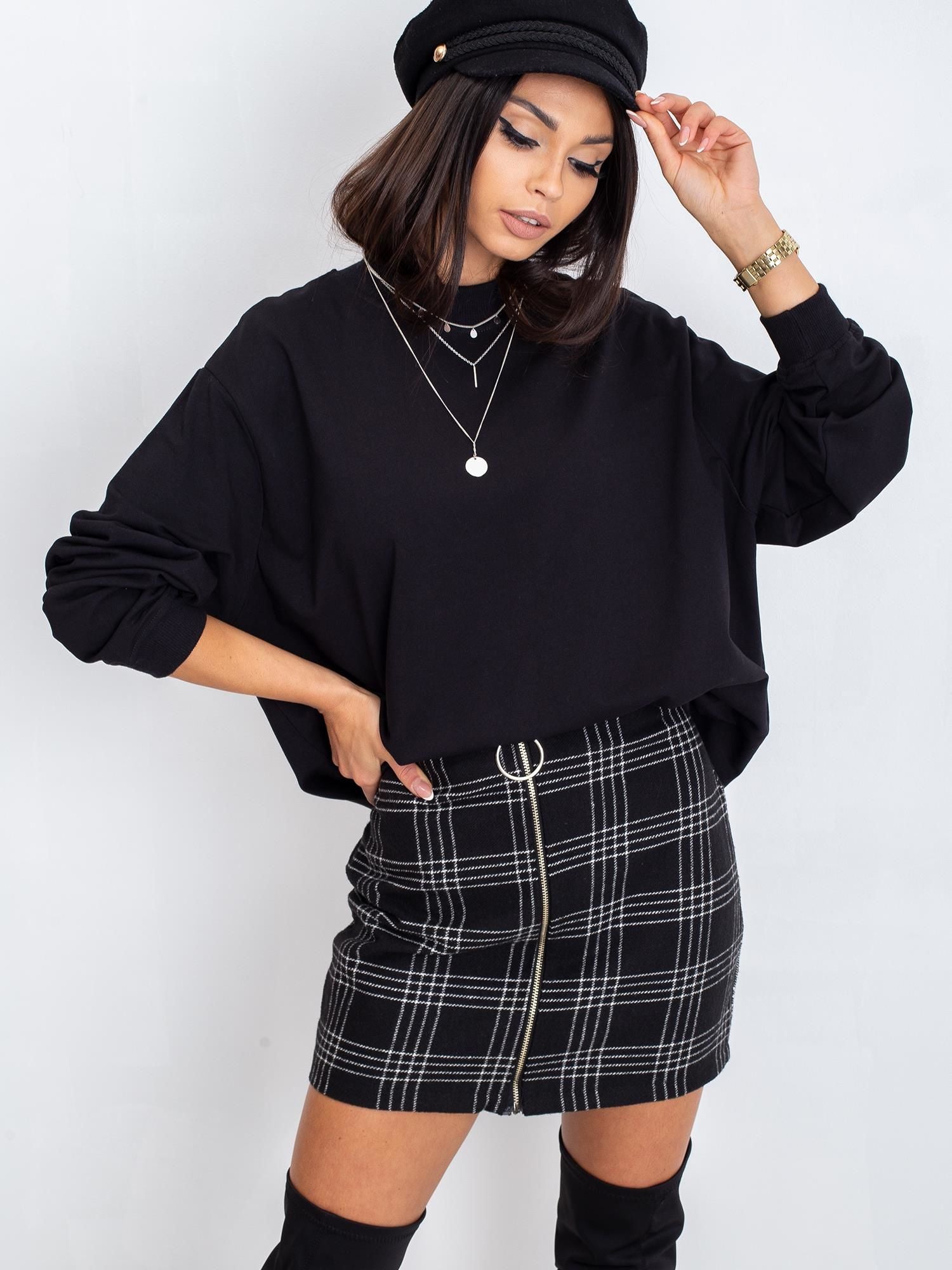 Komfortowa bawełniana bluza basic w kolorze czarnym - Bianca