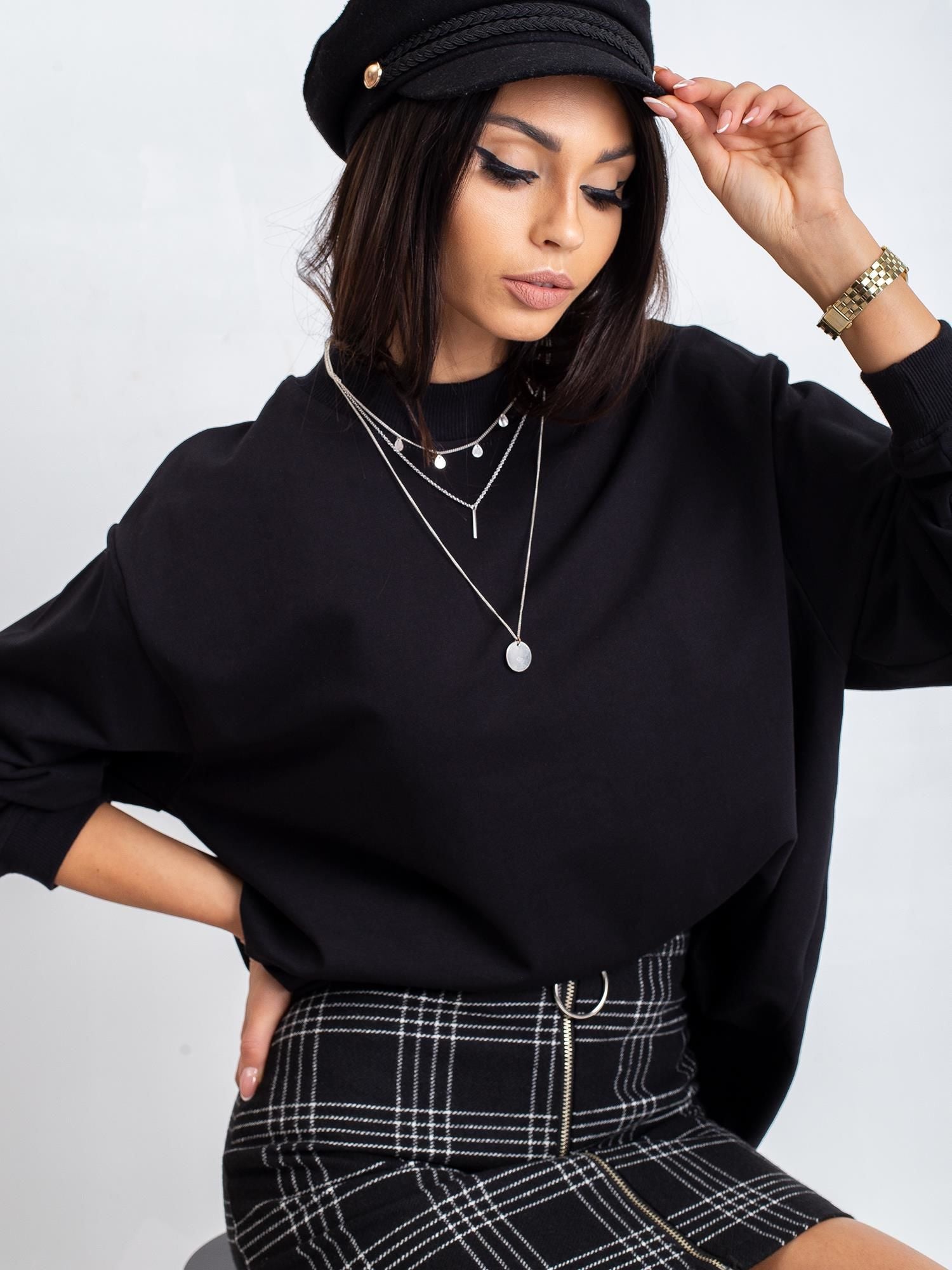 Komfortowa bawełniana bluza basic w kolorze czarnym - Bianca
