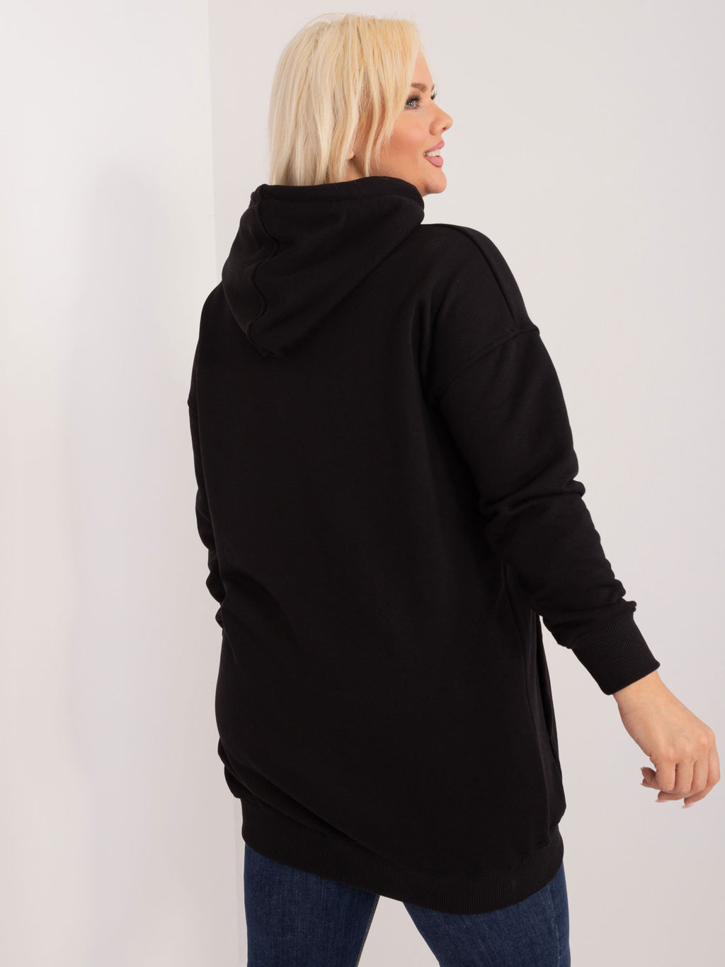 Klasyczna bawełniana bluza plus size z kapturem w kolorze czarnym - Krue