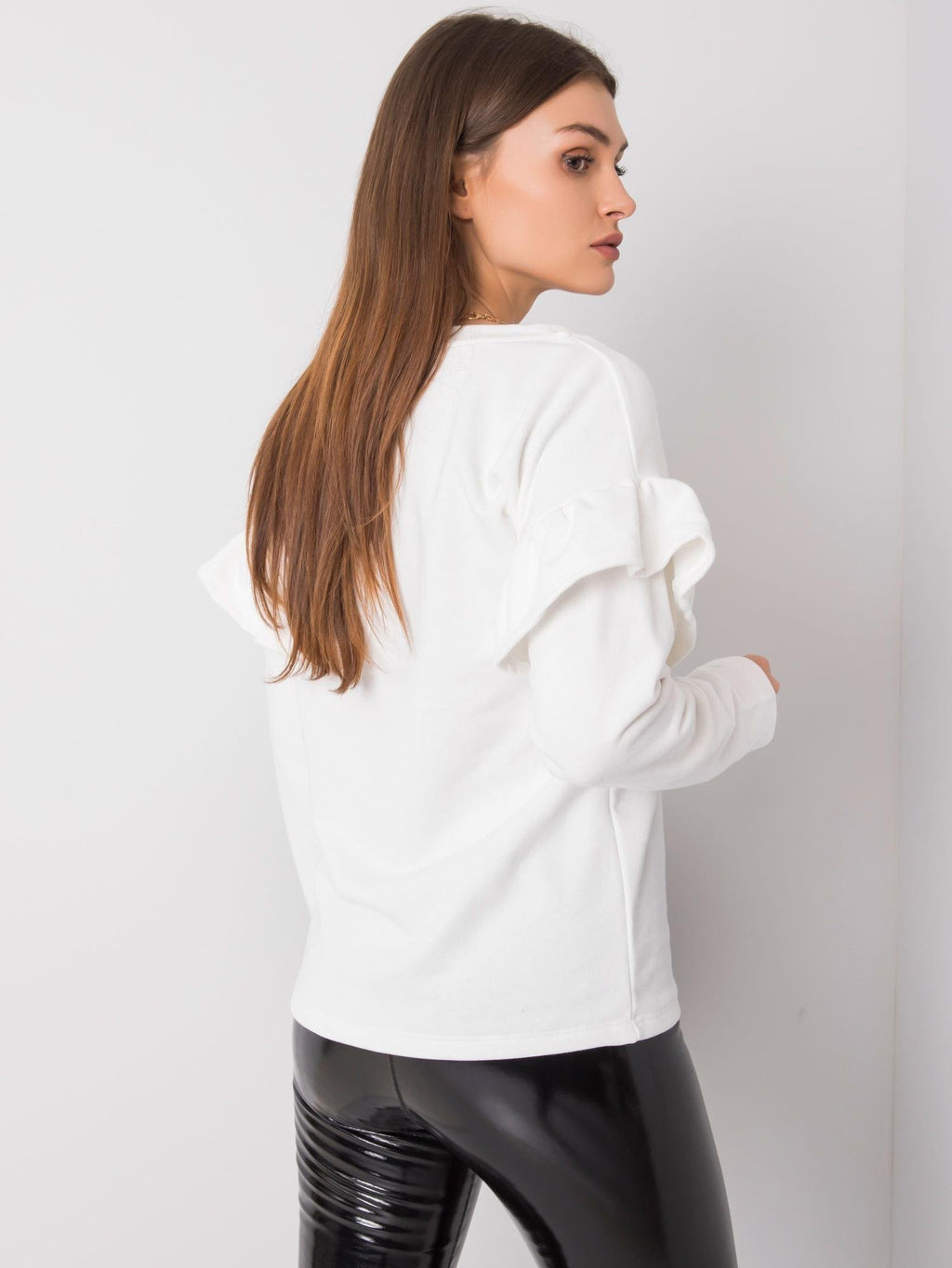Elegancka biała bluzka z długim rękawem z falbanami - Noya